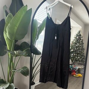 Fashion nova Tie front satin top longline